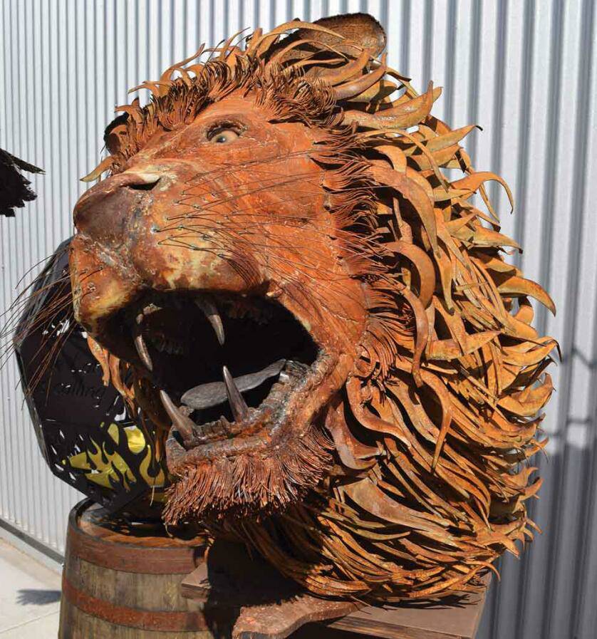 全球钣金新闻-金属制造狂：焊工制作动物的金属钣金-长春嘉辉生活美学设计有限公司