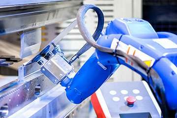 钣金行业资讯-采用机器人钣金折弯，钣金加工行业已经不再需要大批量的尺寸来使用机器人折弯机-长春嘉辉生活美学设计有限公司