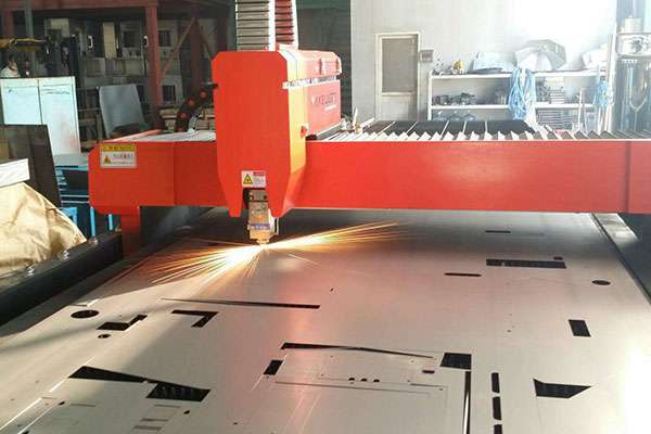 使用激光切割机精密度明显提升-长春嘉辉生活美学设计有限公司